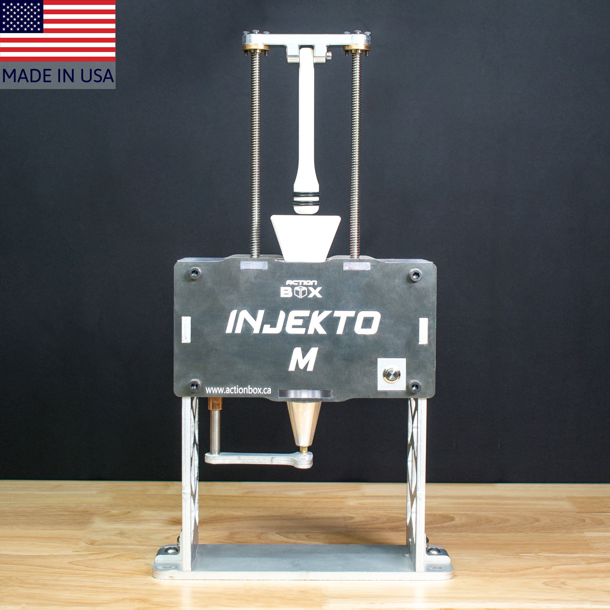 INJEKTO M INJECTO M metal injection molding machine used to make pure metal parts. Compatible with MASTE and FUSION MIX.