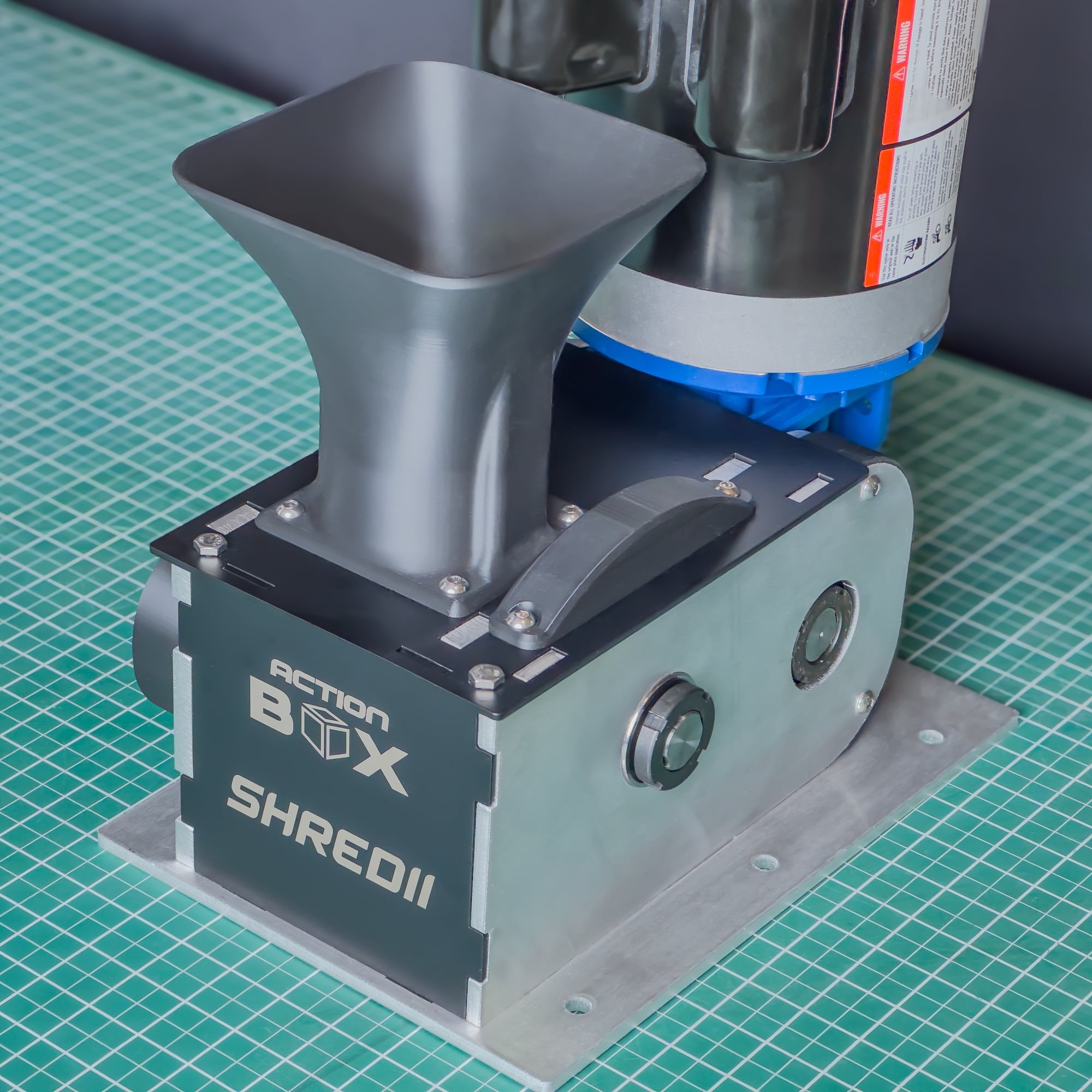 SHREDII 8 Mechanical Kit by Action BOX. Mini industrial shredder used to shred plastic, bottles, metal compatible with a motor.