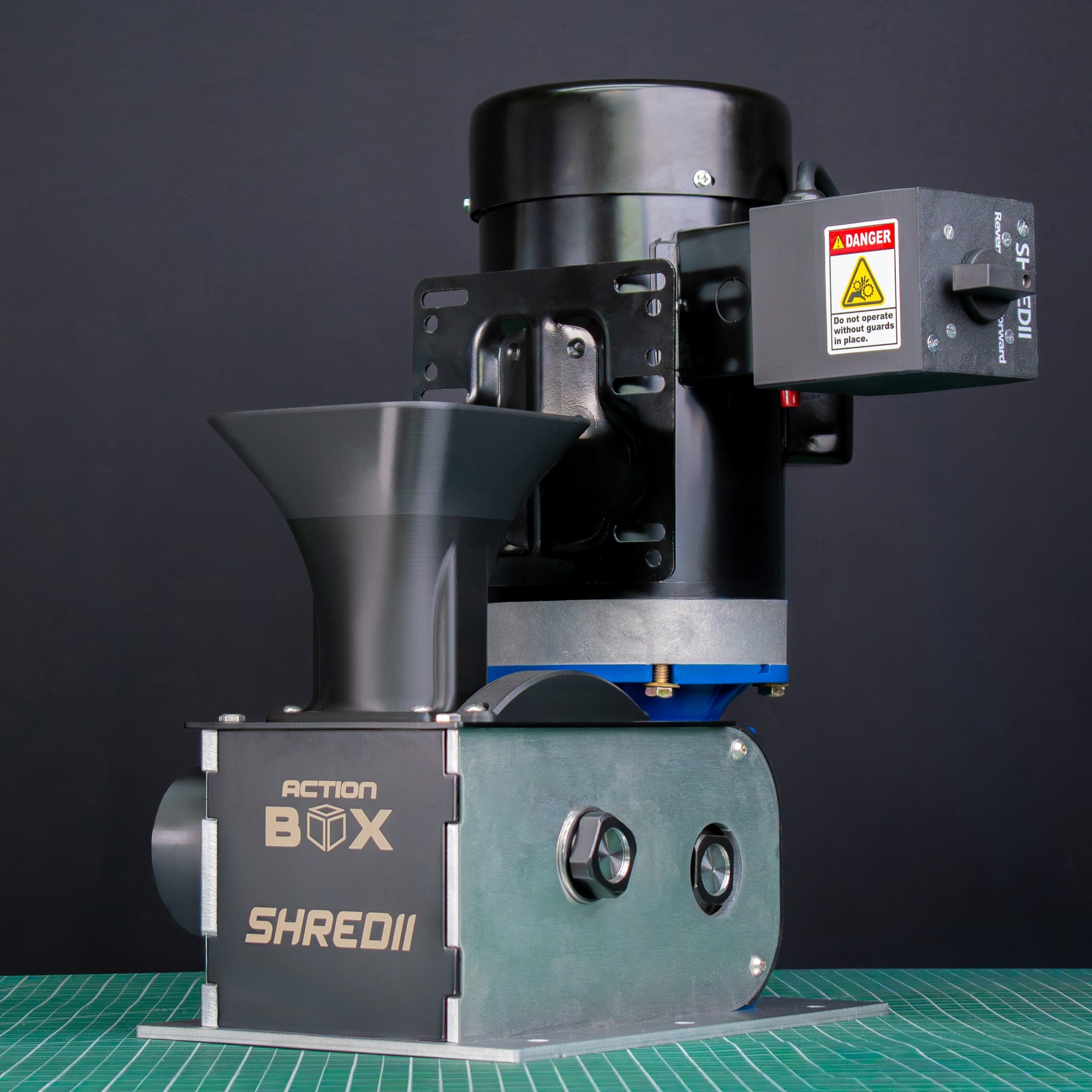 SHREDII 8 Mechanical Kit by Action BOX. Mini industrial shredder used to shred plastic, bottles, metal compatible with a motor.